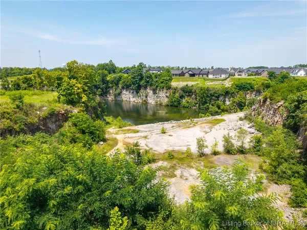 $155,000 | 8011 Limestone Ridge Way, Jeffersonville, IN 47130