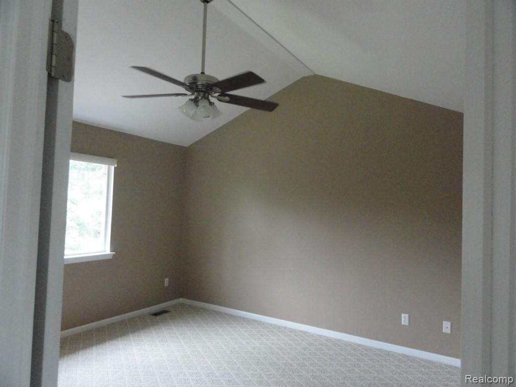 3966 South Boulevard Rochester, MI 48309 - Photo 15 of 18