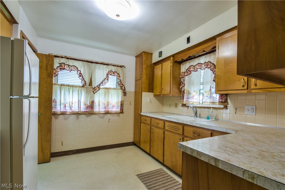 6226 Dunham Road Maple Heights, OH 44137 - Photo 8 of 30
