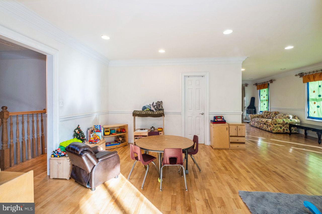 3433 Annandale Road Falls Church, VA 22042 - Photo 13 of 36