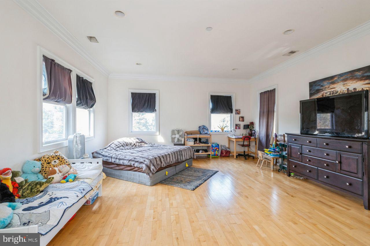 3433 Annandale Road Falls Church, VA 22042 - Photo 26 of 36