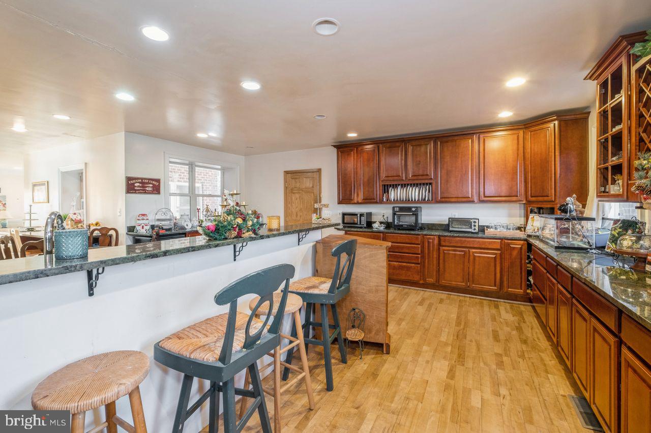 3433 Annandale Road Falls Church, VA 22042 - Photo 5 of 36