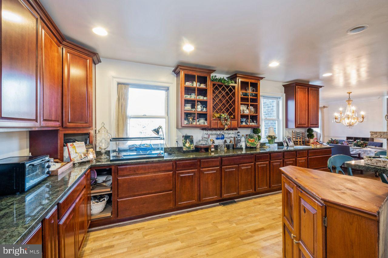 3433 Annandale Road Falls Church, VA 22042 - Photo 6 of 36