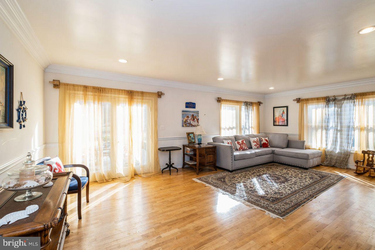 3433 Annandale Road Falls Church, VA 22042 - Photo 9 of 36