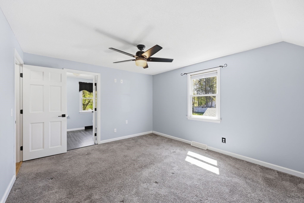 33 Winding Lane Springfield, MA 01118 - Photo 19 of 42