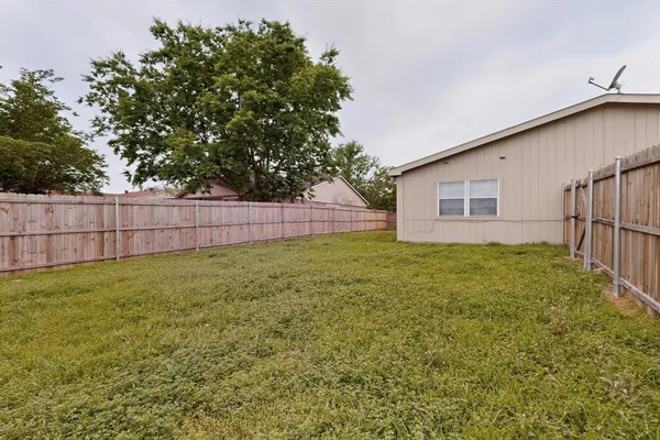 $1,999 | 5217 Aberdean Trail, Grand Prairie, TX 75052