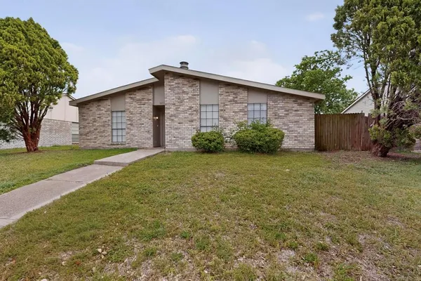 $1,999 | 5217 Aberdean Trail, Grand Prairie, TX 75052
