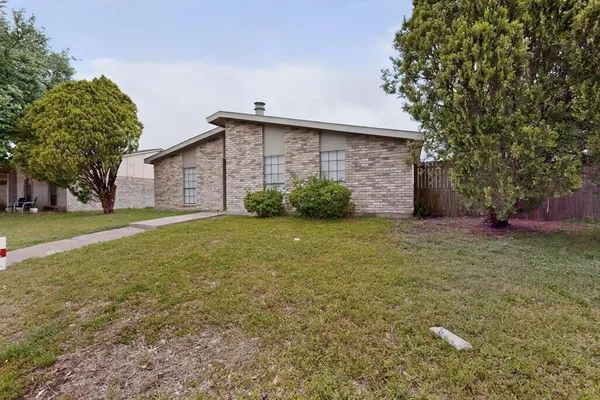 $1,999 | 5217 Aberdean Trail, Grand Prairie, TX 75052