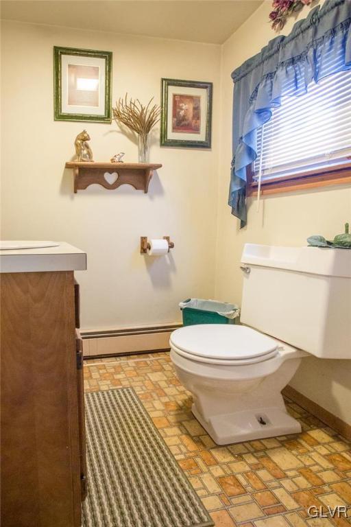 579 East Lawn Road Nazareth, PA 18064 - Photo 8 of 28 Gallery Image 8