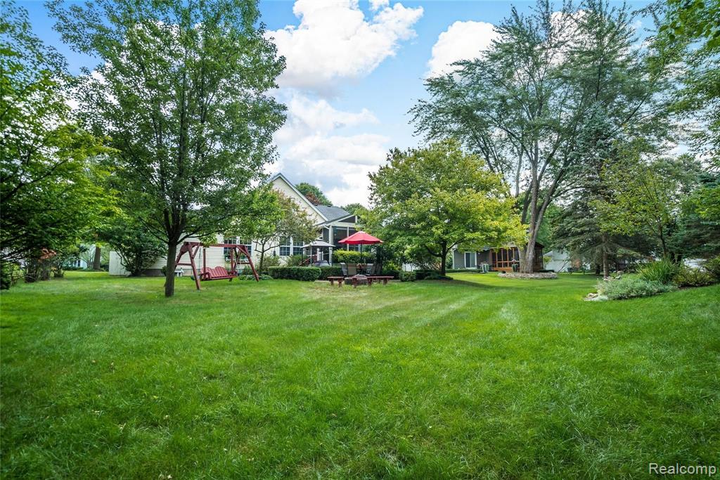 1179 Barneswood Lane Rochester Hills, MI 48306 - Photo 23 of 32