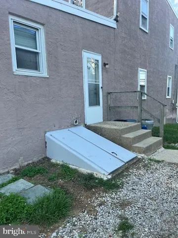 a bathroom with a toilet