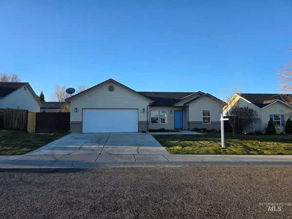 $325,000 | 929 22nd Avenue East, Jerome, ID 83338