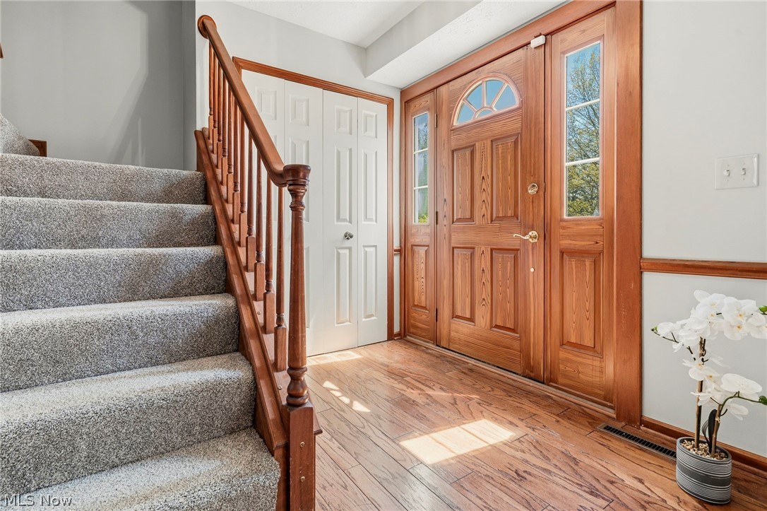 5347 Ashby Street Northwest Canton, OH 44708 - Photo 18 of 46 foyer entrance with coat closet