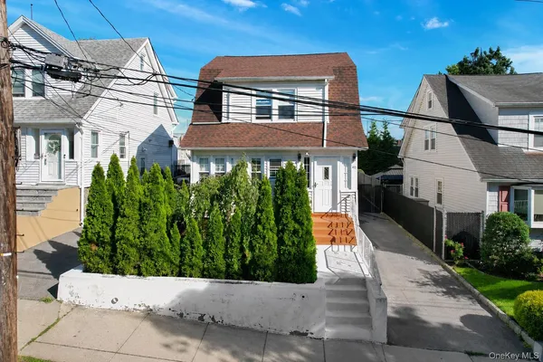 $775,000 | 40 Emmett Terrace, New Rochelle, NY 10805
