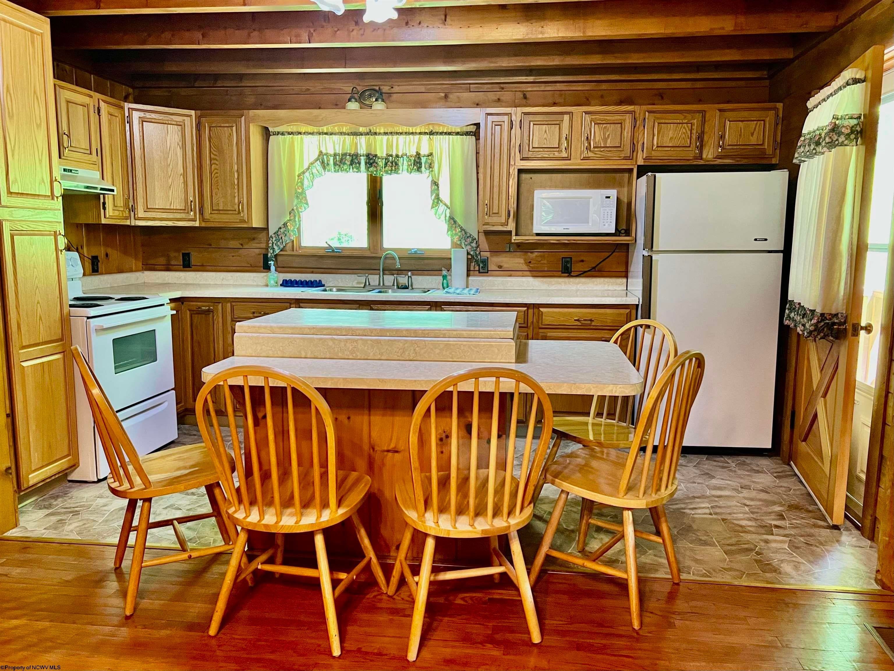 361 Stringtown Road Mannington, WV 26582 - Photo 9 of 33 Gallery Image 9