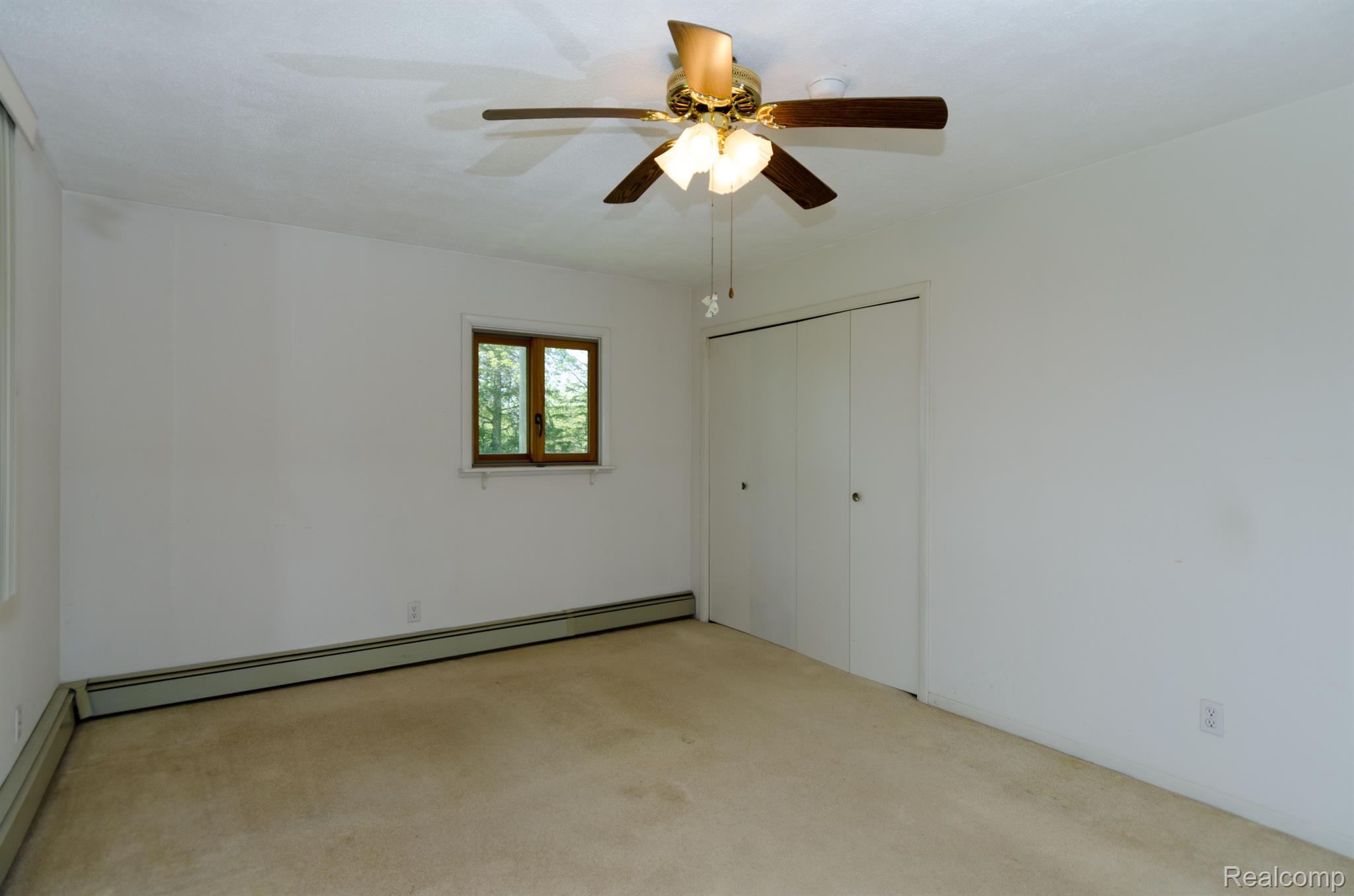 13800 Lone Tree Road Milford, MI 48380 - Photo 46 of 77 Master bedroom.