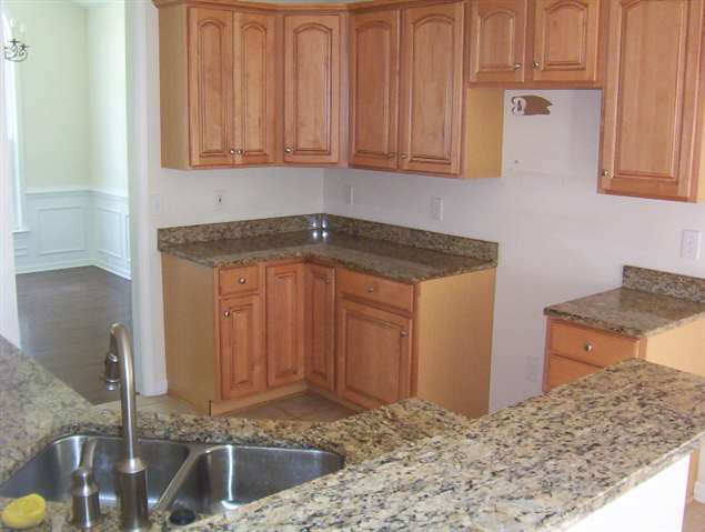 504 Lakeside Drive Anderson, SC 29621 - Photo 3 of 12 Gallery Image 3
