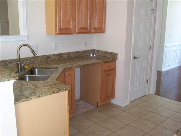 504 Lakeside Drive Anderson, SC 29621 - Photo 4 of 12 Gallery Image 4