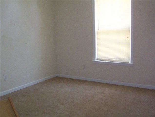 504 Lakeside Drive Anderson, SC 29621 - Photo 8 of 12 Gallery Image 8