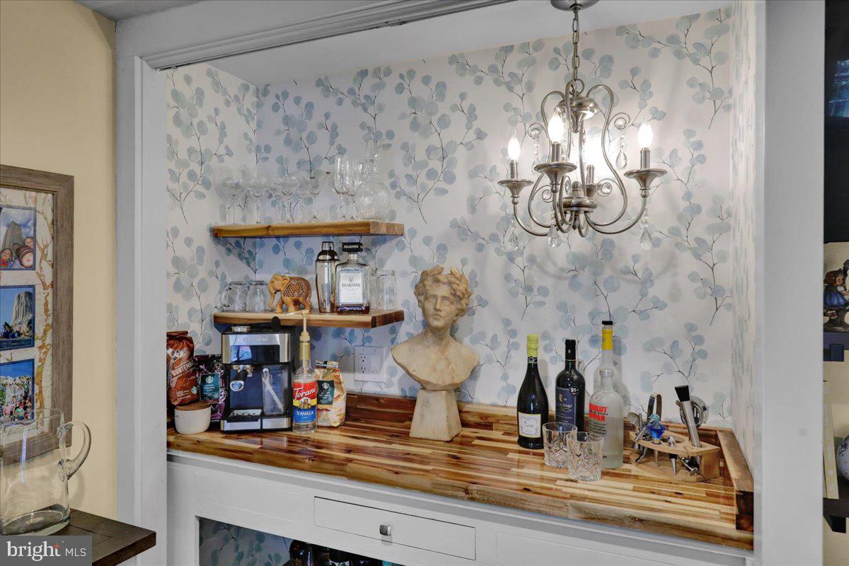111 Maple Avenue Reading, PA 19607 - Photo 19 of 58 Coffee bar