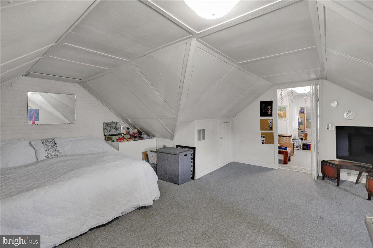 111 Maple Avenue Reading, PA 19607 - Photo 44 of 58 3rd floor bedroom