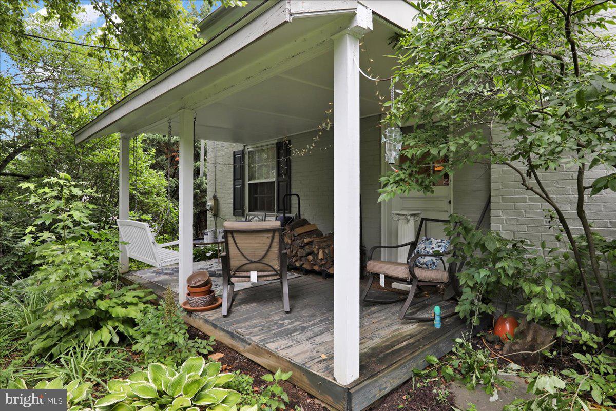 111 Maple Avenue Reading, PA 19607 - Photo 50 of 58 Side patio