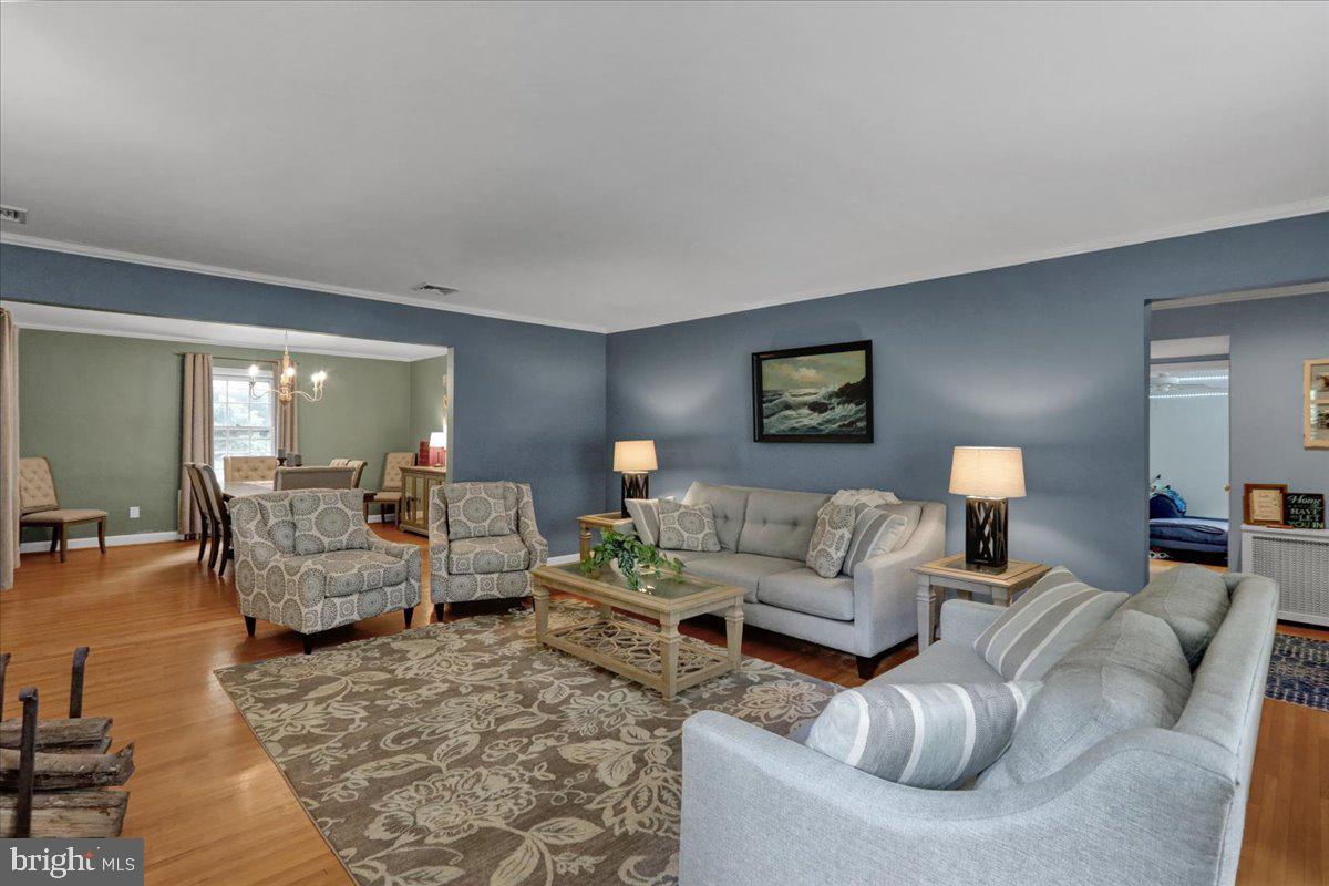 111 Maple Avenue Reading, PA 19607 - Photo 8 of 58 Spacious LR