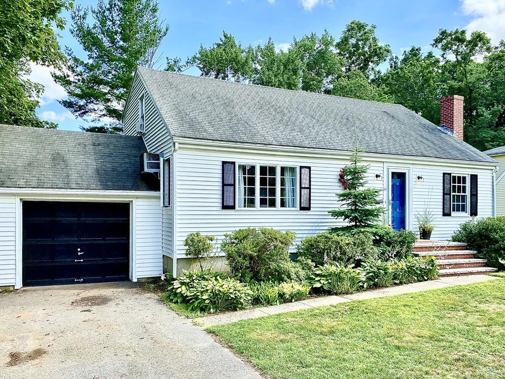 34 Wescroft Road Reading, MA 01867 - Photo 1 of 36 Gallery Image 1