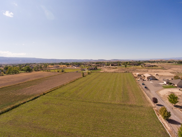 1417 19 Road Fruita, CO 81521 - Photo 13 of 24 a view of an ocean and city
