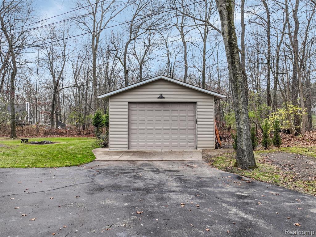 8445 Reese Road Clarkston, MI 48348 - Photo 9 of 44