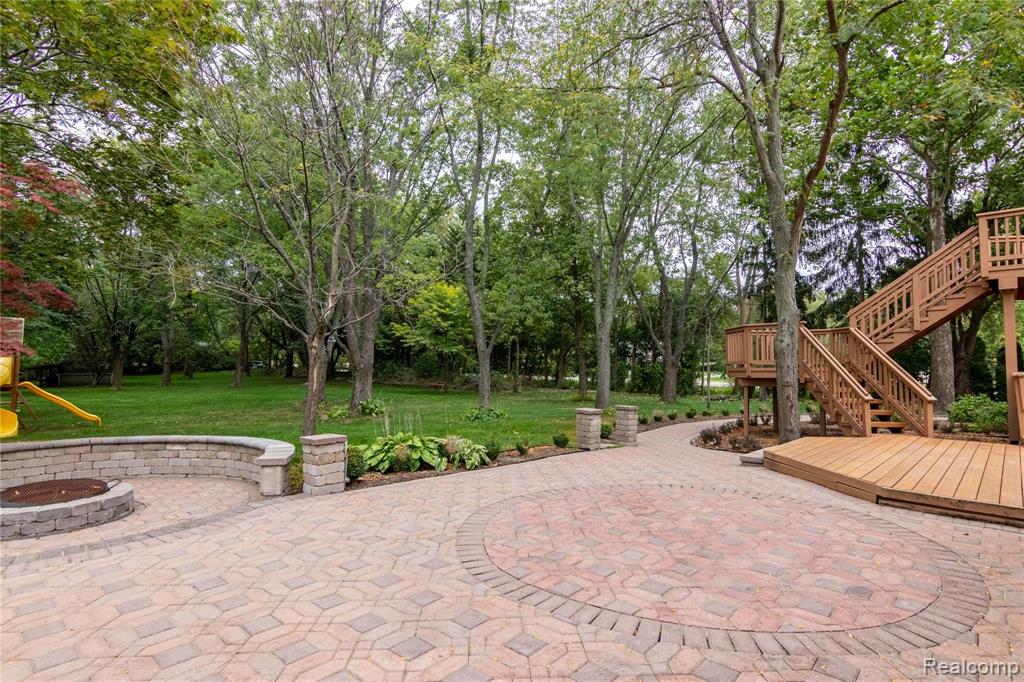 33414 Old Timber Road Farmington, MI 48331 - Photo 35 of 36