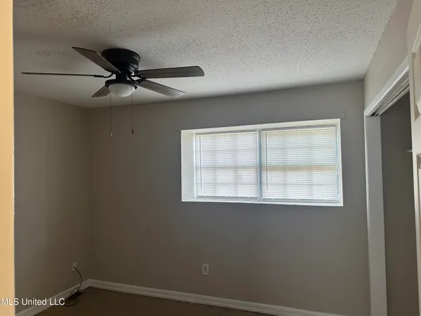 $1,400 | 4300 Mimosa Drive, Moss Point, MS 39562