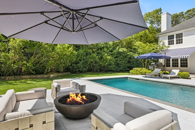 $3,395,000 | 86 Roses Grove Road, Southampton, NY 11968