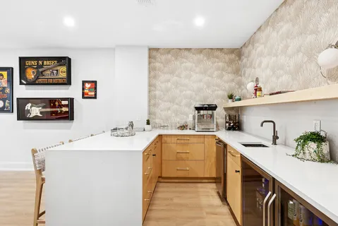 $3,395,000 | 86 Roses Grove Road, Southampton, NY 11968