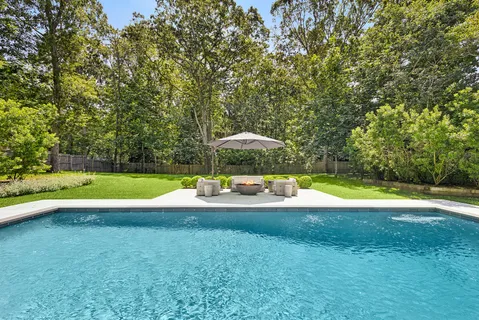 $3,395,000 | 86 Roses Grove Road, Southampton, NY 11968