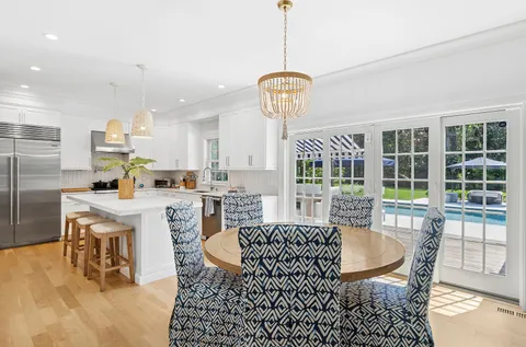 $3,395,000 | 86 Roses Grove Road, Southampton, NY 11968