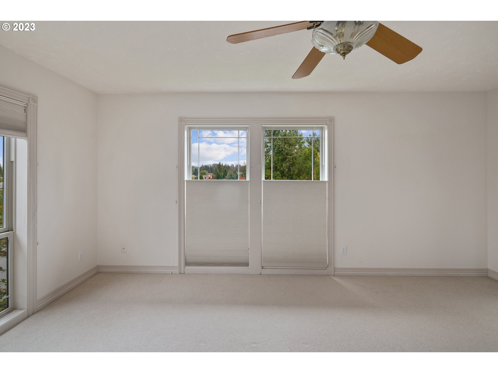 1236 Southeast 26th Drive Gresham, OR 97080 - Photo 25 of 48 a view of a window in an empty room