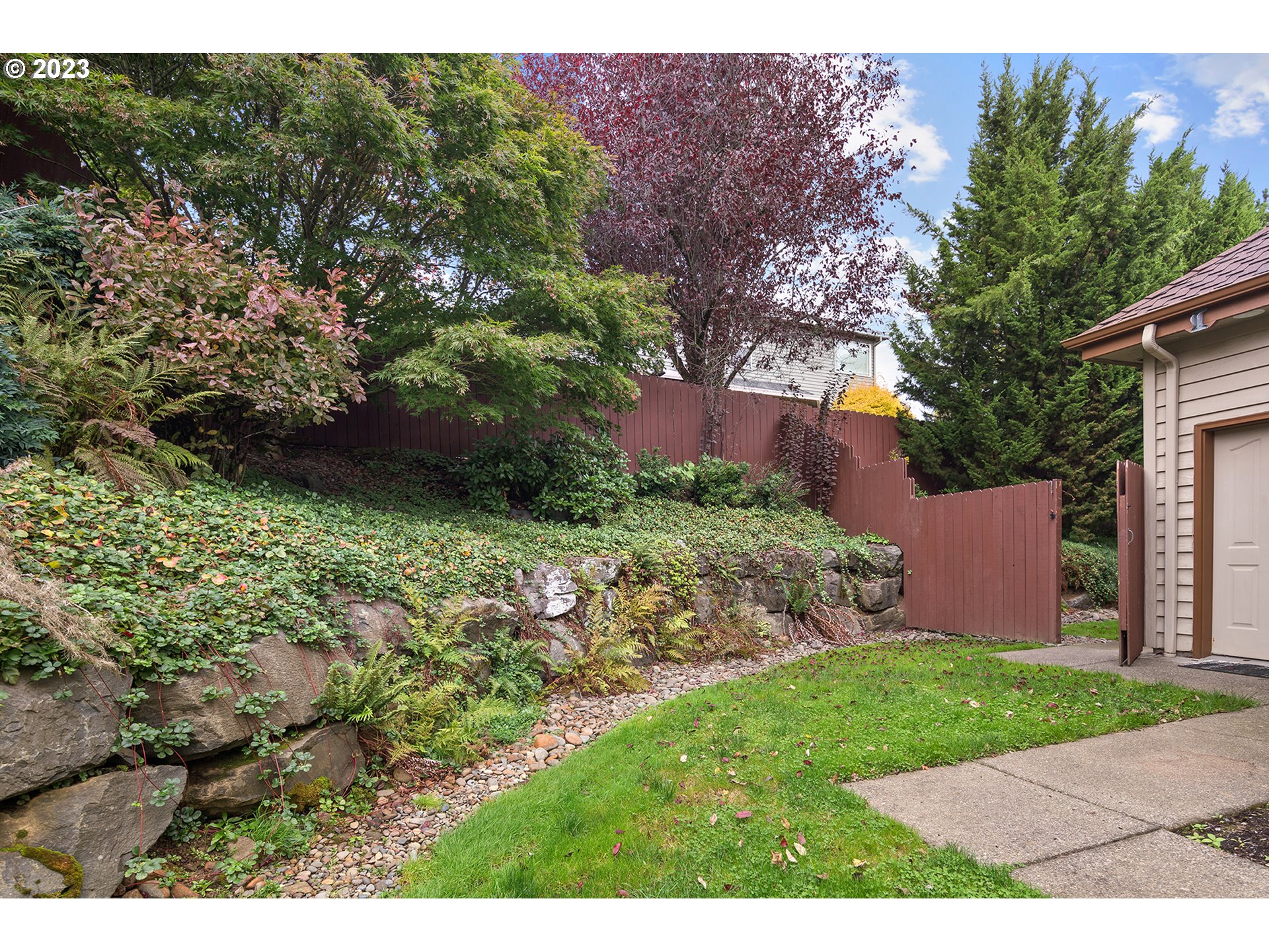 1236 Southeast 26th Drive Gresham, OR 97080 - Photo 42 of 48 a view of a back yard
