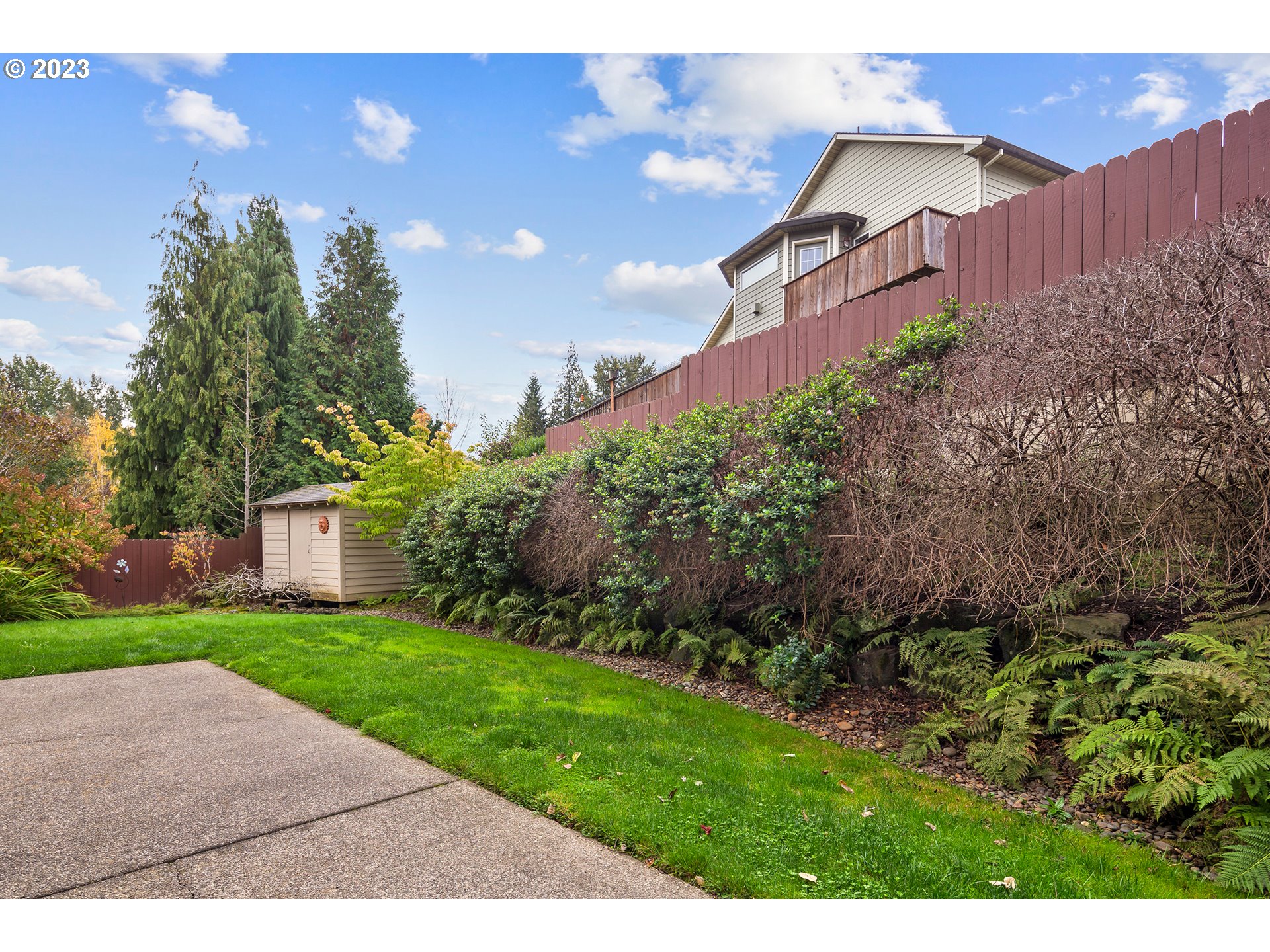 1236 Southeast 26th Drive Gresham, OR 97080 - Photo 43 of 48 a view of a back yard of the house