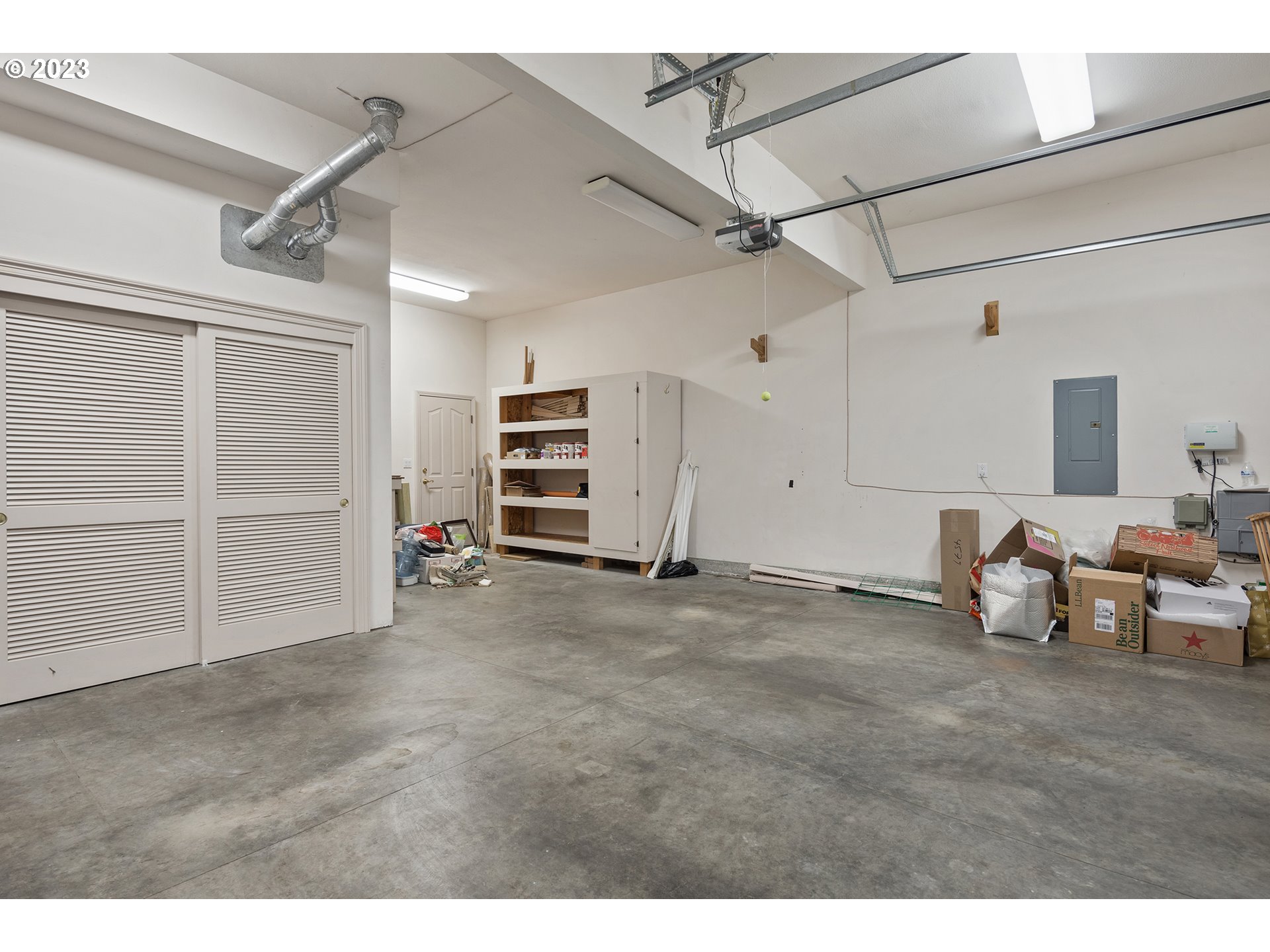 1236 Southeast 26th Drive Gresham, OR 97080 - Photo 47 of 48 a view of a livingroom with furniture