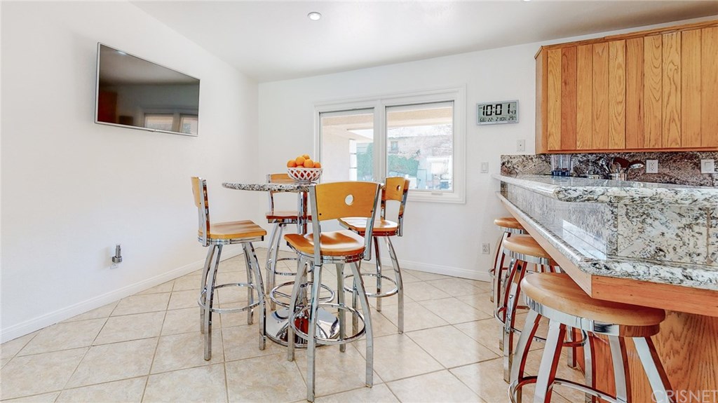 26127 Millstream Drive Canyon Country, CA 91387 - Photo 11 of 68 Breakfast Area in Kitchen