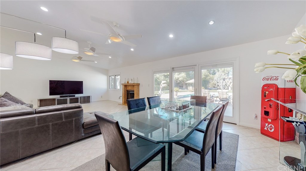 26127 Millstream Drive Canyon Country, CA 91387 - Photo 18 of 68 Formal Dining Area