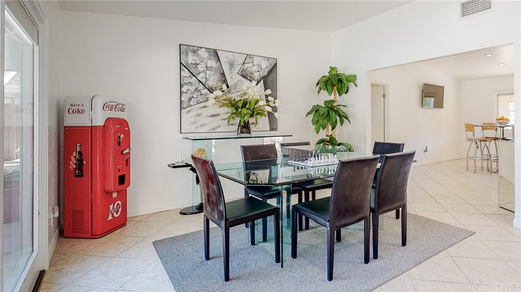 26127 Millstream Drive Canyon Country, CA 91387 - Photo 19 of 68 Formal Dining Area