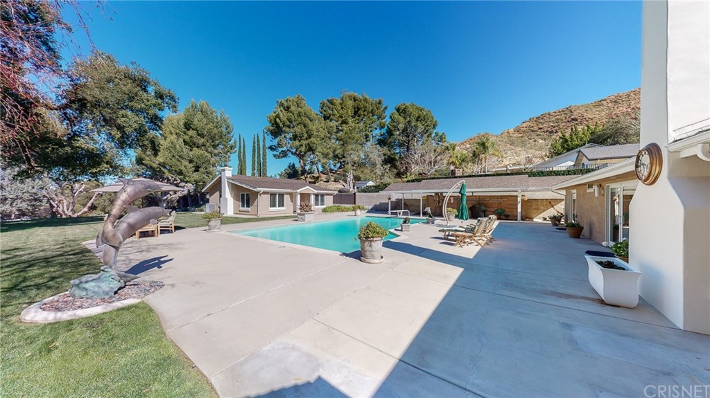 26127 Millstream Drive Canyon Country, CA 91387 - Photo 46 of 68 Rear of Main House
