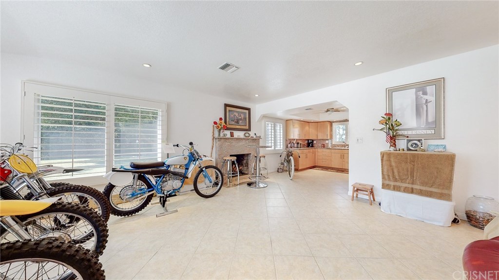 26127 Millstream Drive Canyon Country, CA 91387 - Photo 54 of 68 Guest House Living Room