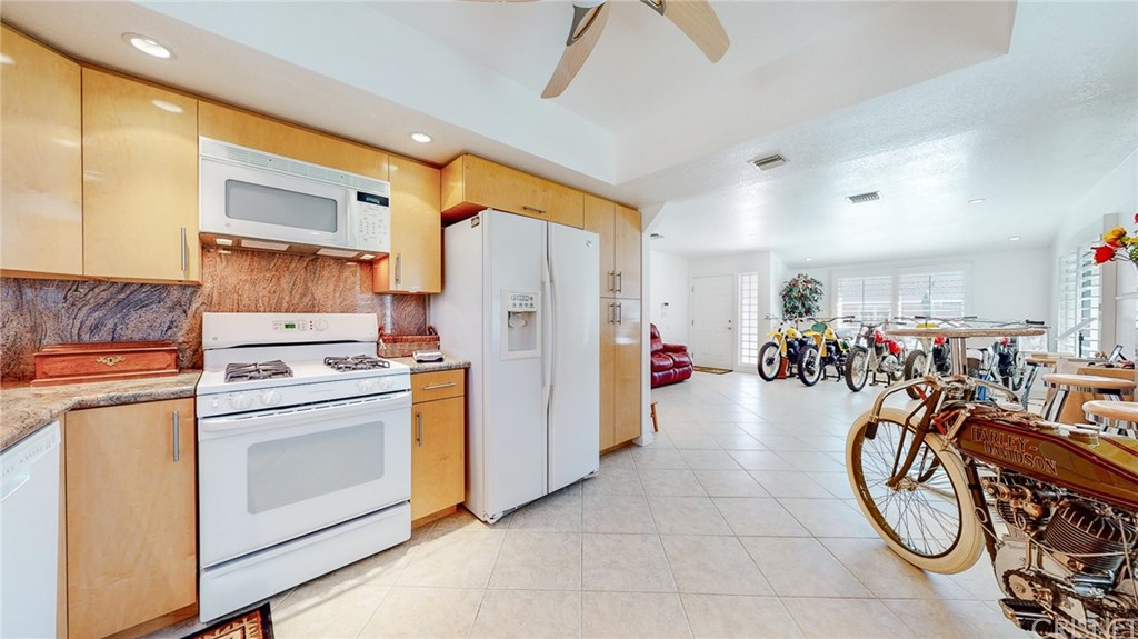 26127 Millstream Drive Canyon Country, CA 91387 - Photo 58 of 68 Guest House Kitchen