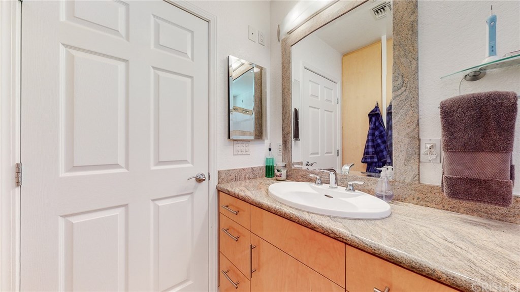 26127 Millstream Drive Canyon Country, CA 91387 - Photo 64 of 68 Guest House Bath