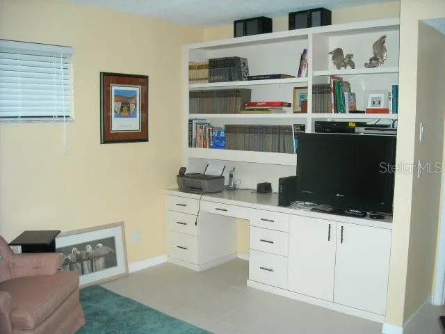 $3,650 | 1700 Glenhouse Drive, Unit 305, Sarasota, FL 34231