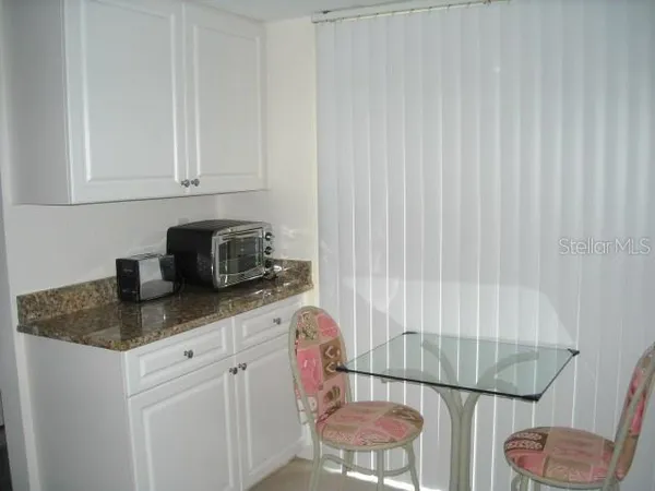 $3,800 | 1700 Glenhouse Drive, Unit 305, Sarasota, FL 34231