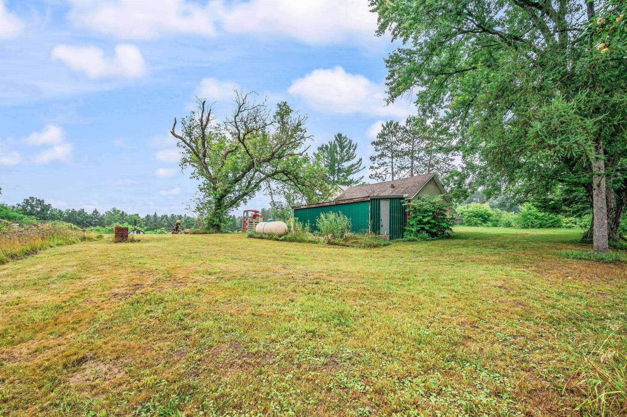 10055 8 Mile Road Evart, MI 49631 - Photo 20 of 28 260807135640-25-web-or-mls-10055-8Mil